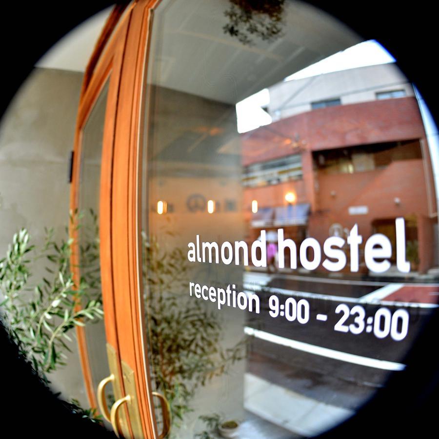 Almond Hostel & Cafe Shibuya Tokio Buitenkant foto