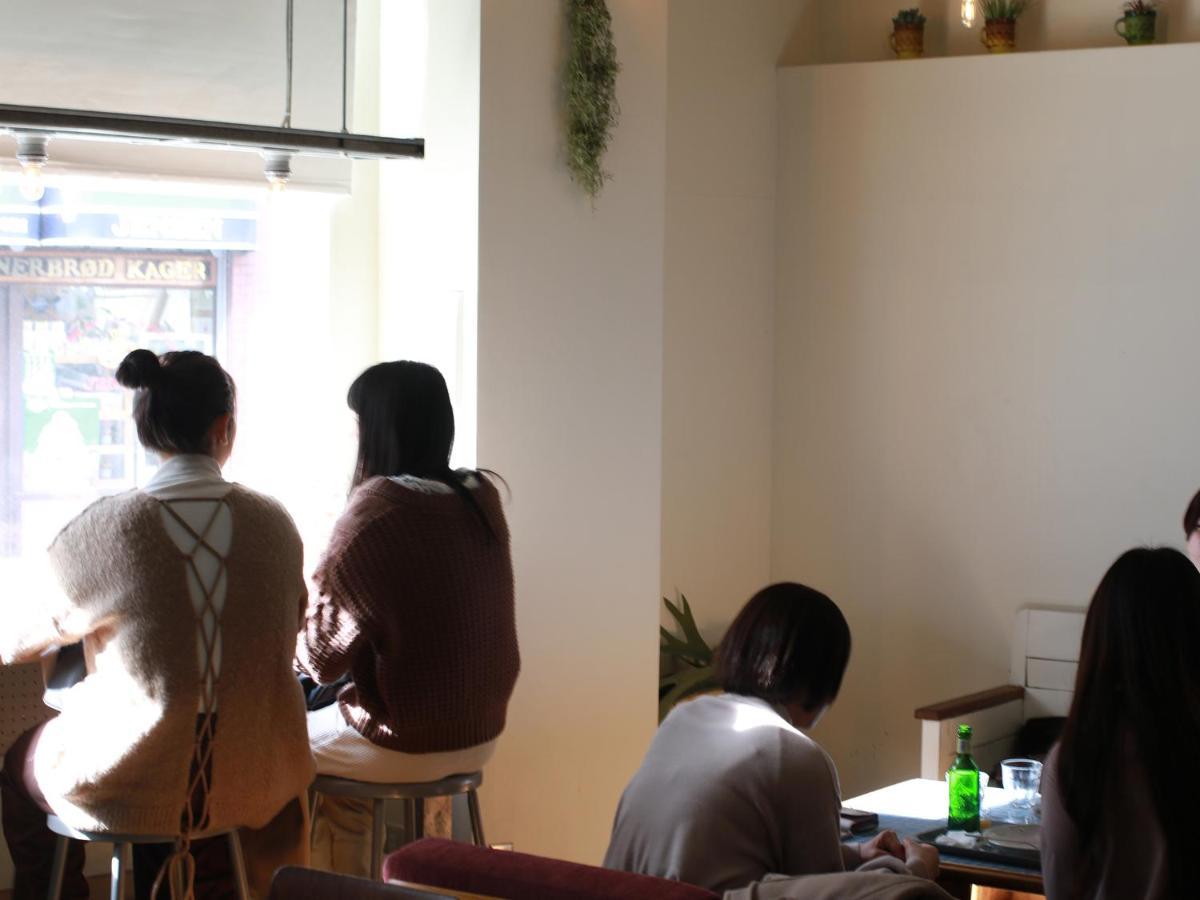 Almond Hostel & Cafe Shibuya Tokio Buitenkant foto